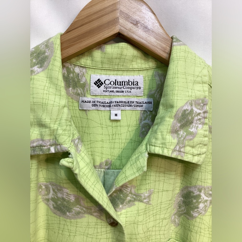 Columbia button up shirt. Size Medium